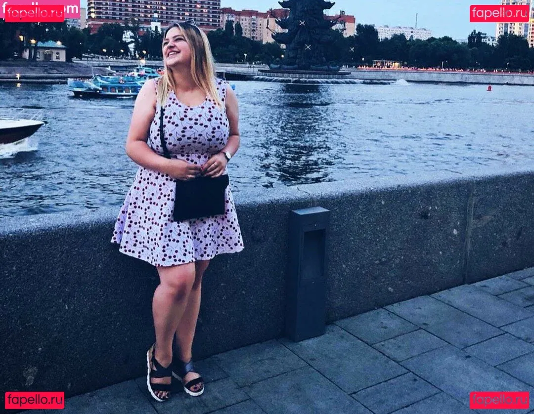 Julia Chegodar Onlyfans Photo Gallery 