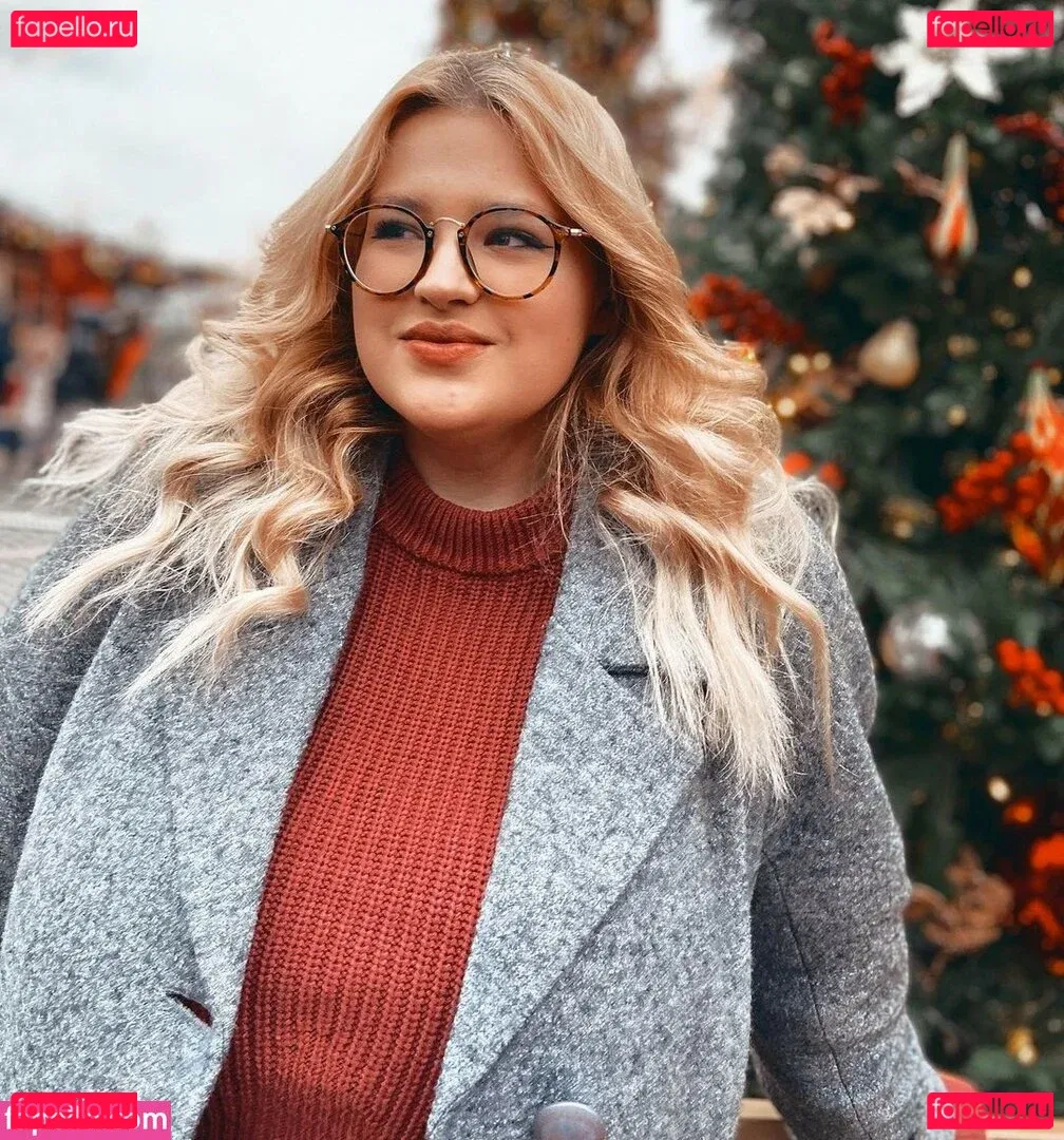 Julia Chegodar Onlyfans Photo Gallery 