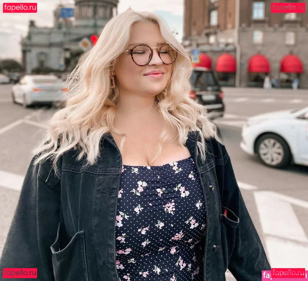 Julia Chegodar Onlyfans Photo Gallery 