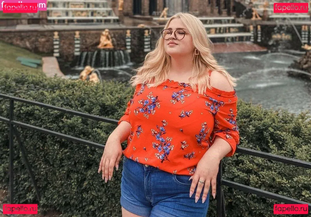 Julia Chegodar Onlyfans Photo Gallery 