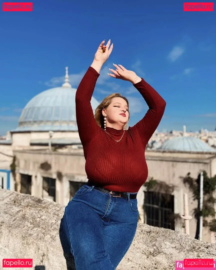 Julia Chegodar Onlyfans Photo Gallery 