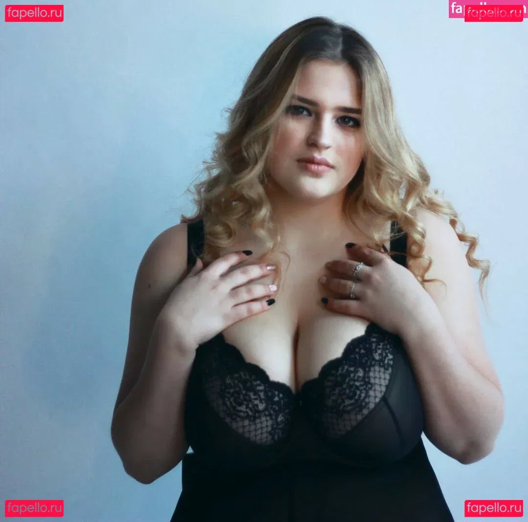 Julia Chegodar Onlyfans Photo Gallery 