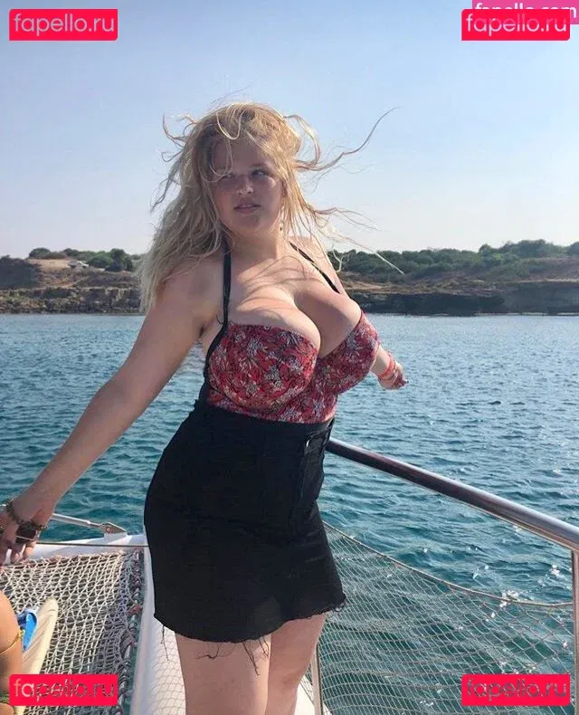 Julia Chegodar Onlyfans Photo Gallery 