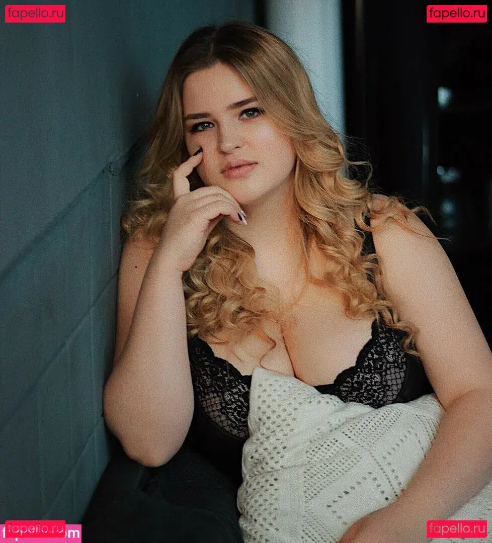 Julia Chegodar Onlyfans Photo Gallery 