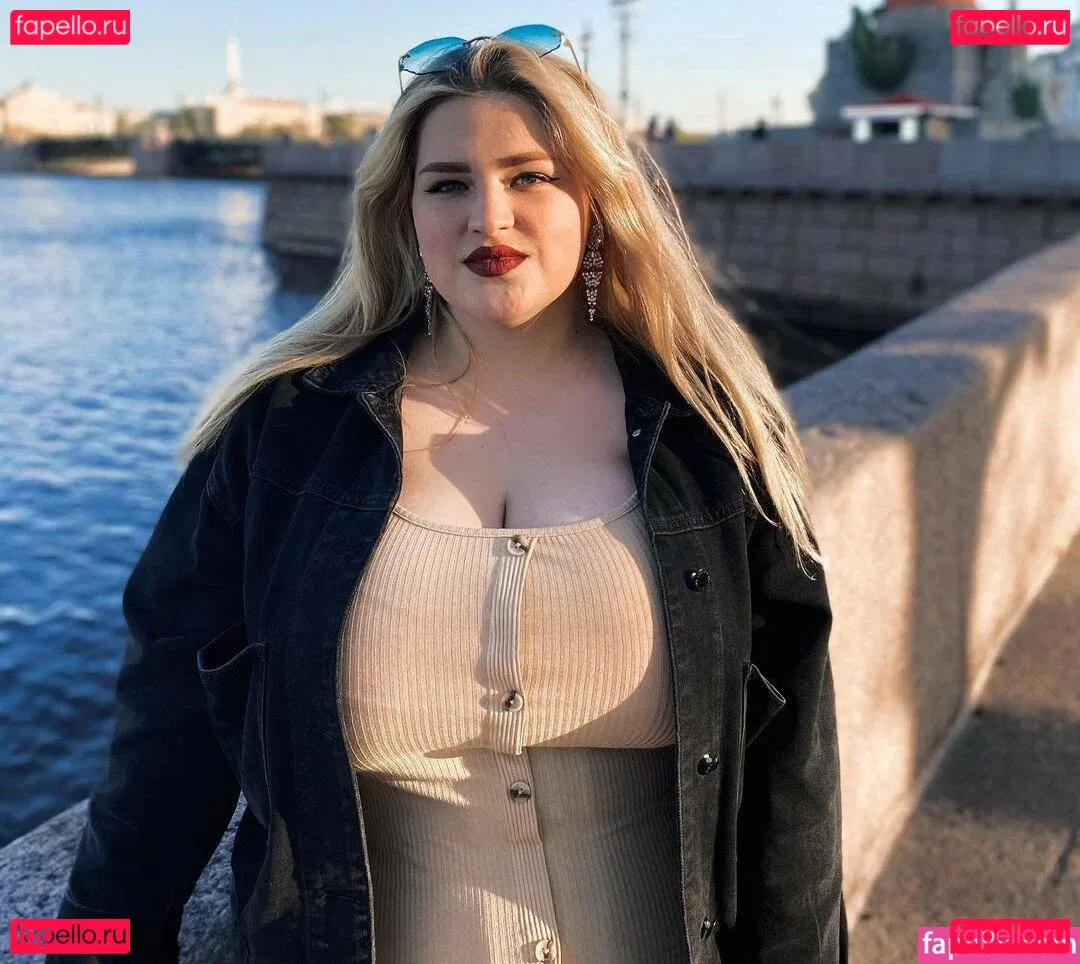 Julia Chegodar Onlyfans Photo Gallery 