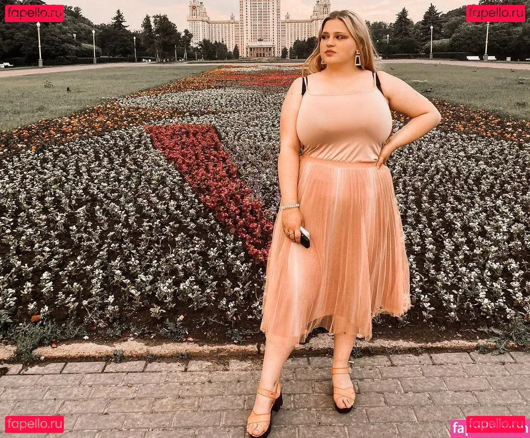 Julia Chegodar Onlyfans Photo Gallery 