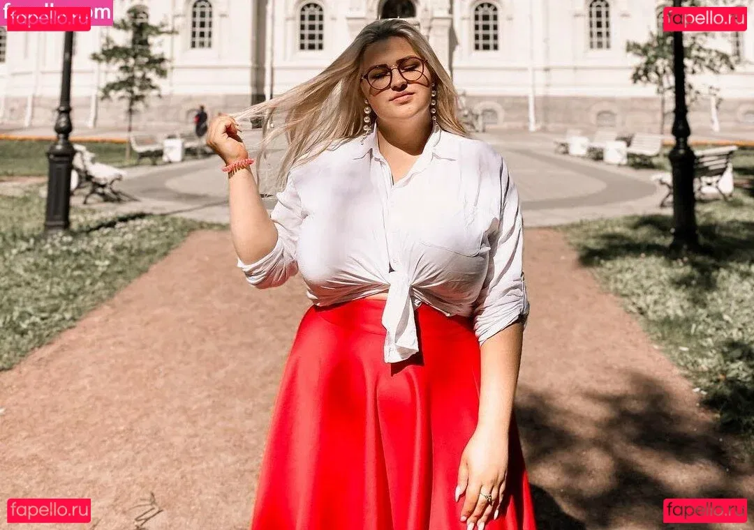 Julia Chegodar Onlyfans Photo Gallery 