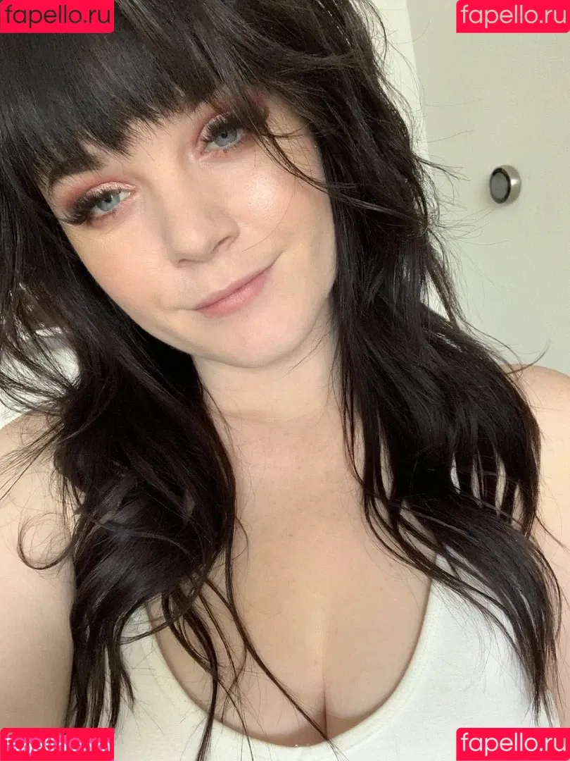 EmilyLynne Onlyfans Photo Gallery 