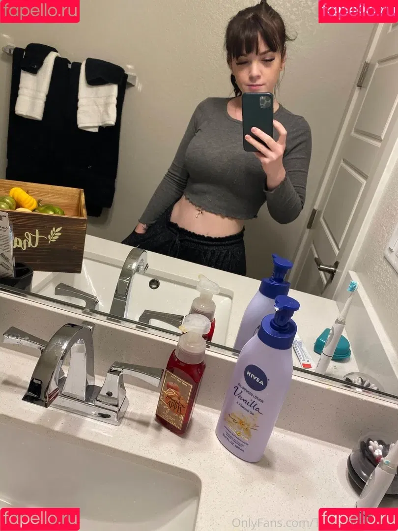 EmilyLynne Onlyfans Photo Gallery 