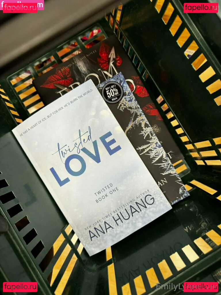 EmilyLynne Onlyfans Photo Gallery 