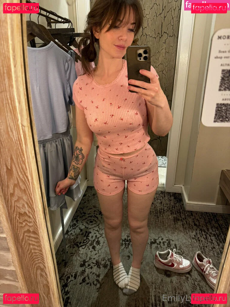 EmilyLynne Onlyfans Photo Gallery 