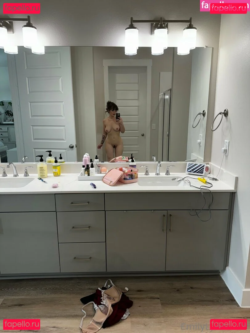 EmilyLynne Onlyfans Photo Gallery 