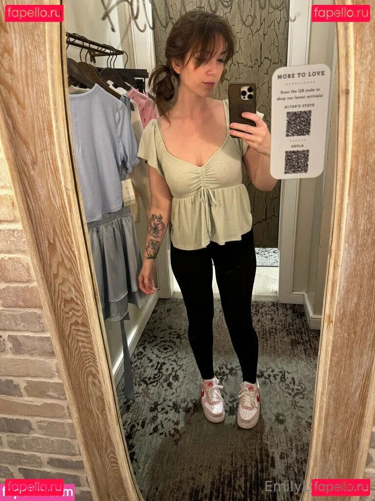 EmilyLynne Onlyfans Photo Gallery 