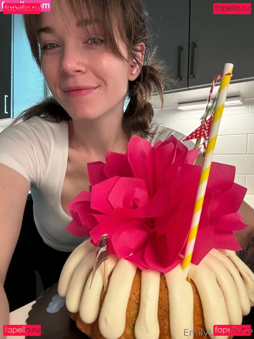 EmilyLynne Onlyfans Photo Gallery 