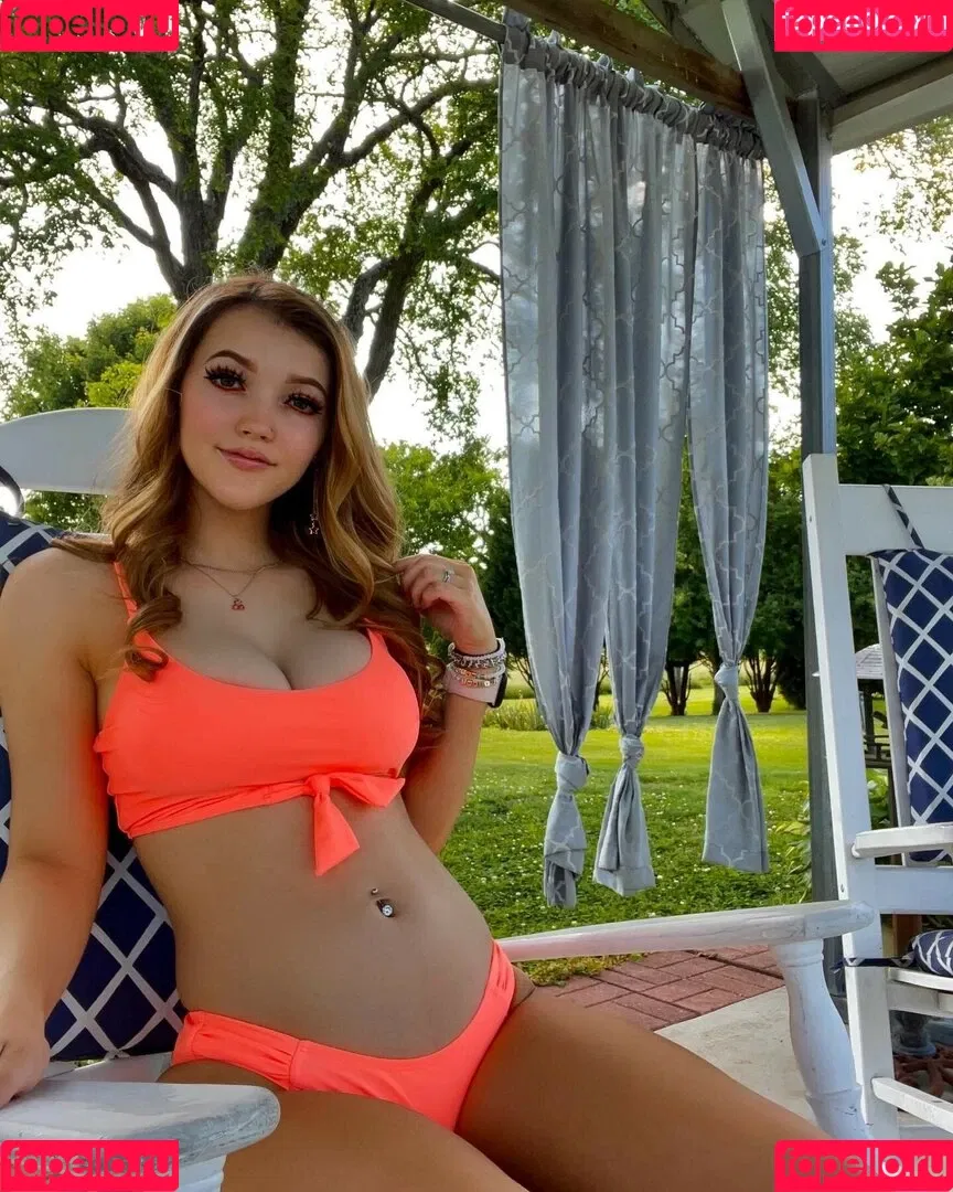 kristennnhaness Onlyfans Photo Gallery 