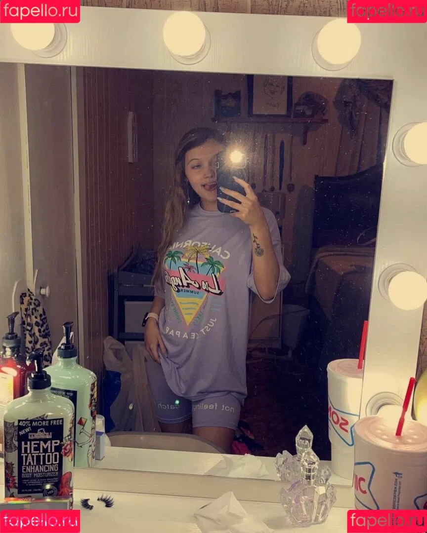 kristennnhaness Onlyfans Photo Gallery 