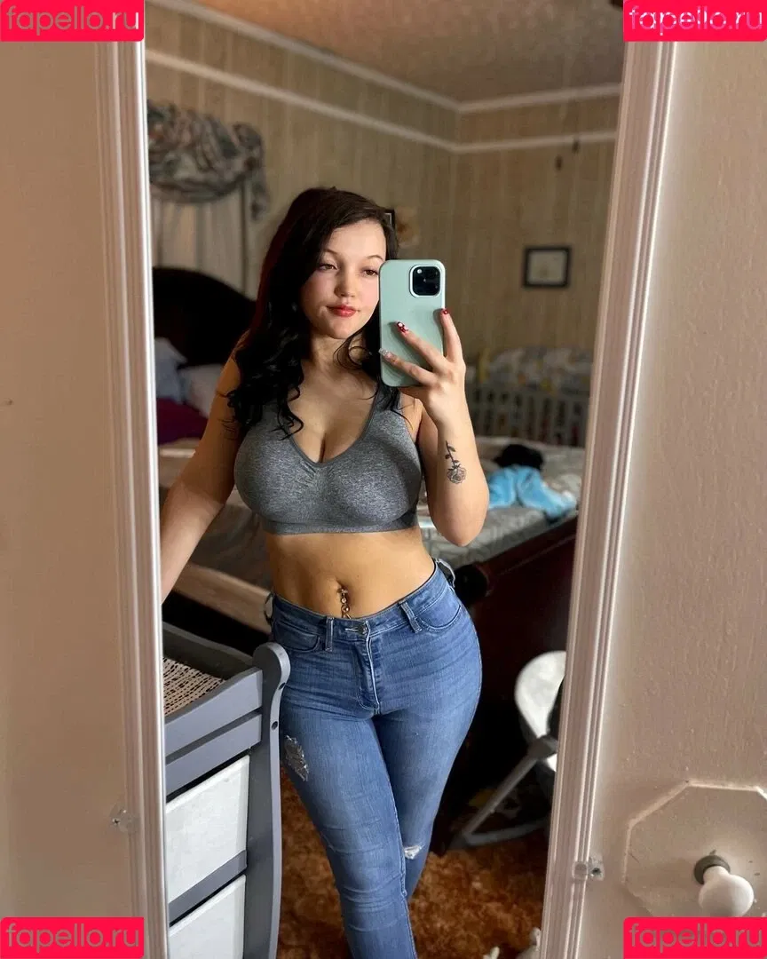 kristennnhaness Onlyfans Photo Gallery 