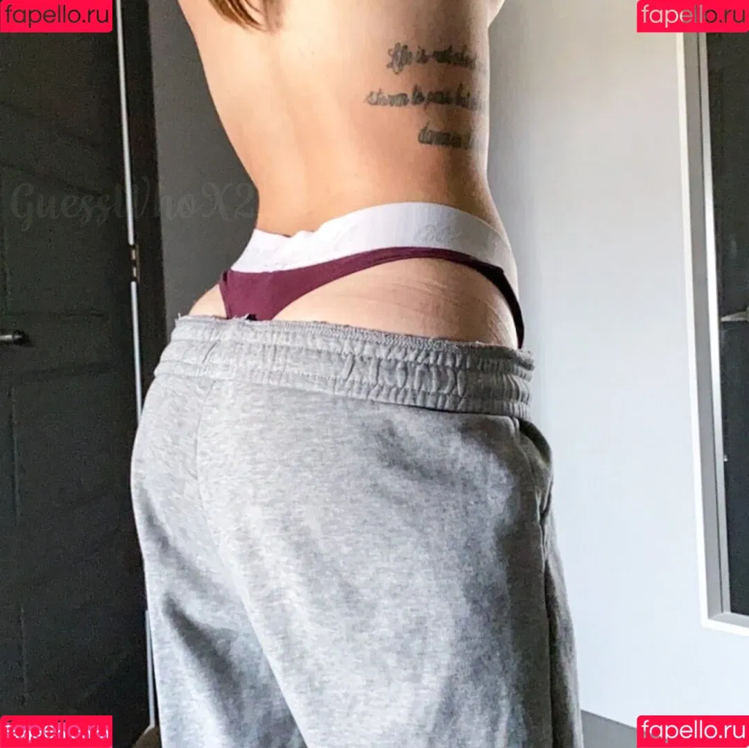GuessWhoX2 Onlyfans Photo Gallery 