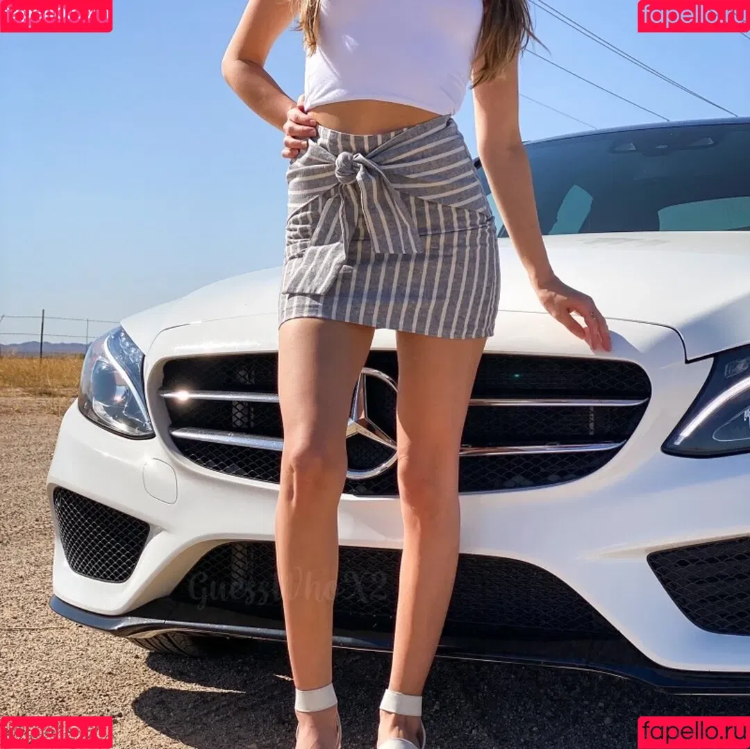 GuessWhoX2 Onlyfans Photo Gallery 