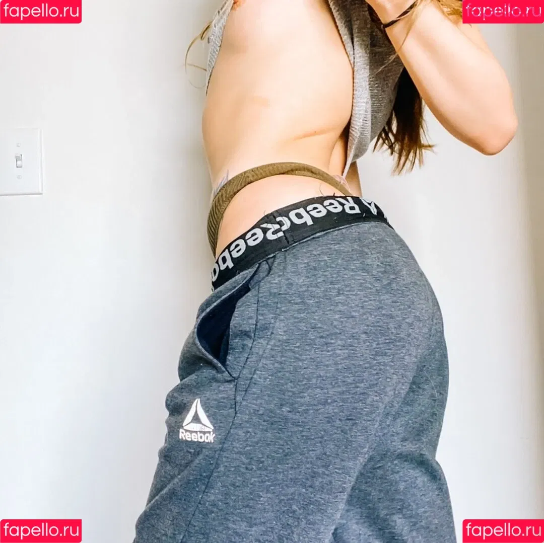 GuessWhoX2 Onlyfans Photo Gallery 