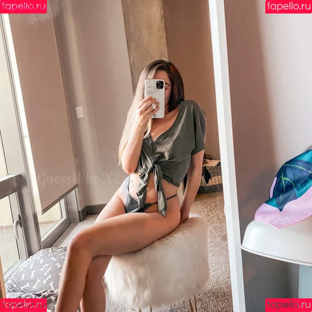 GuessWhoX2 Onlyfans Photo Gallery 