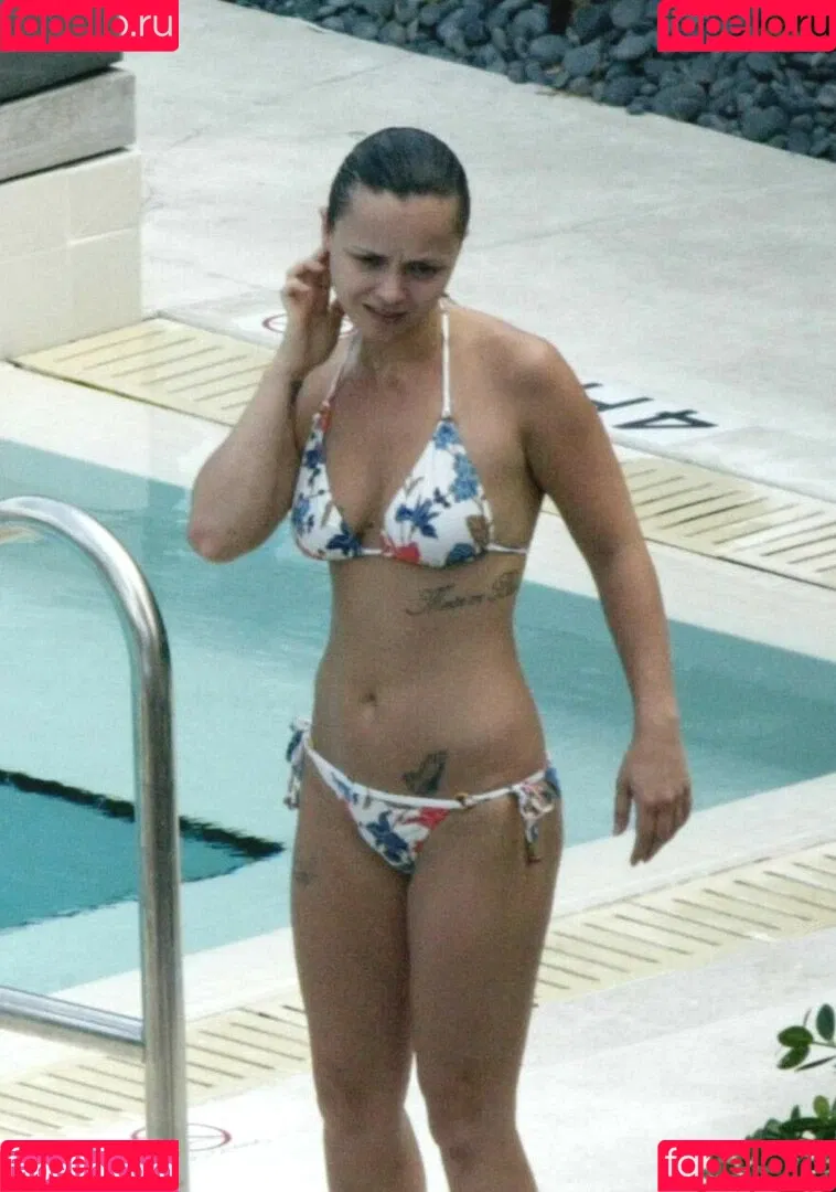 Christina Ricci Onlyfans Photo Gallery 
