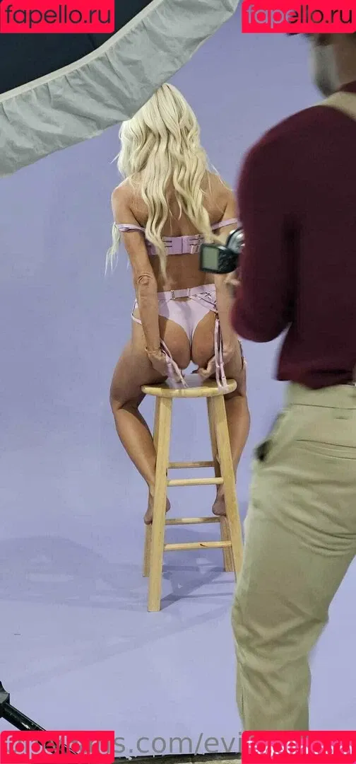 evielaurent Onlyfans Photo Gallery 