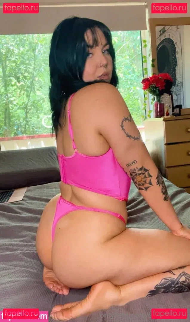 Charli Evans Onlyfans Photo Gallery 