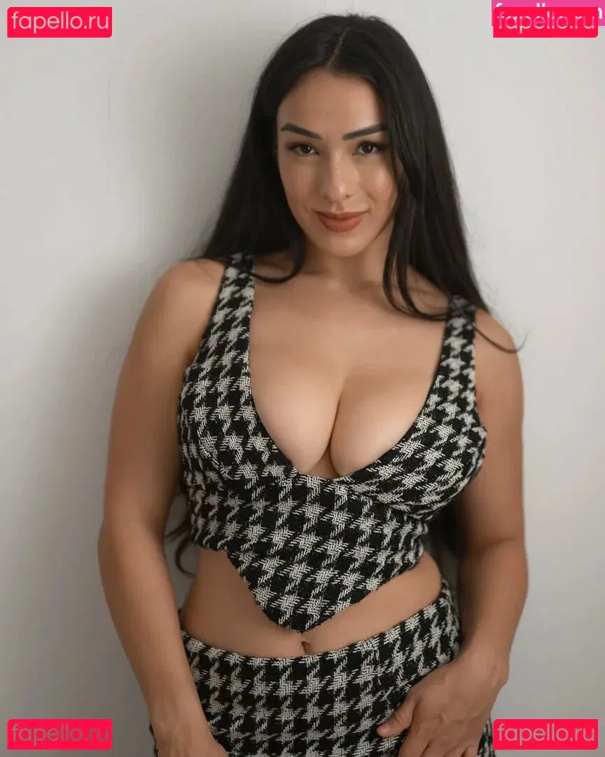 Leah Wilde Onlyfans Photo Gallery 