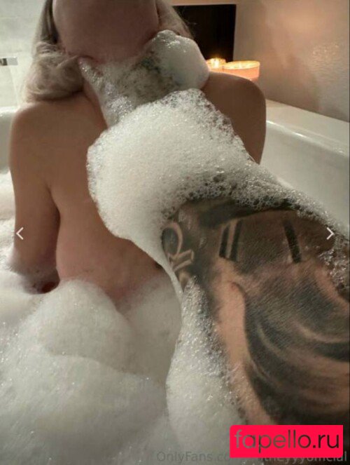 britneyyyofficial Onlyfans Photo Gallery 