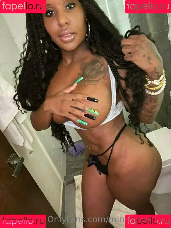 minniexoxo20 Onlyfans Photo Gallery 