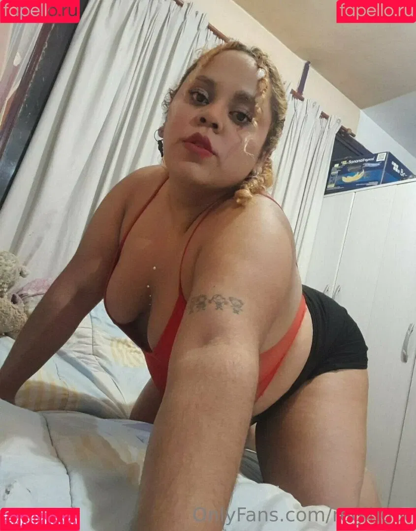 regihoot Onlyfans Photo Gallery 