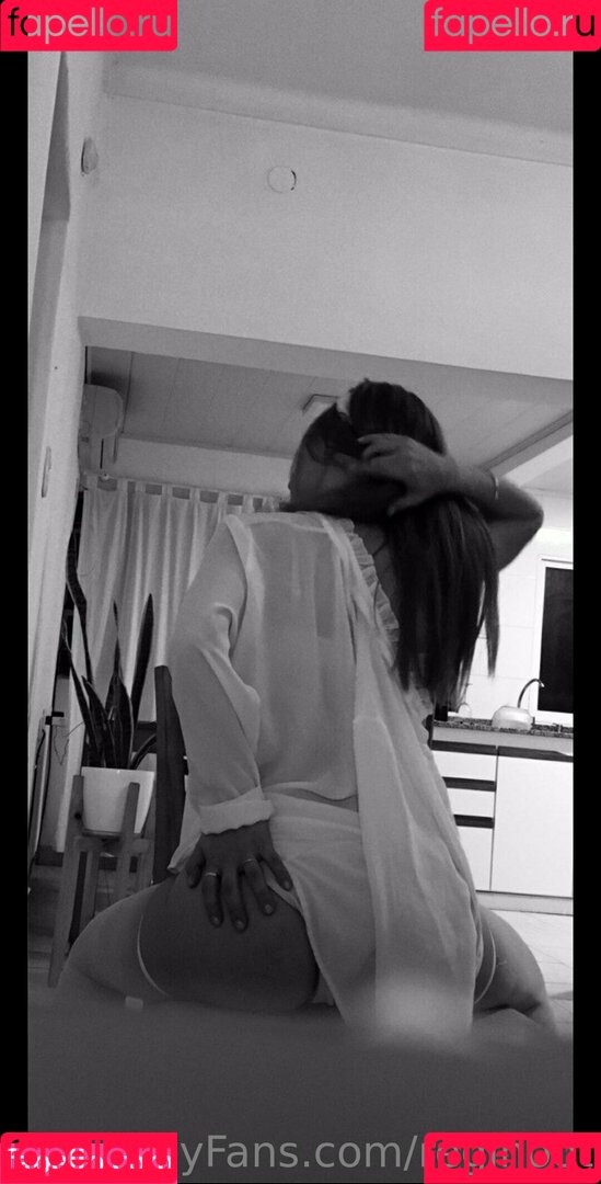 regihoot Nude Onlyfans Photo 15