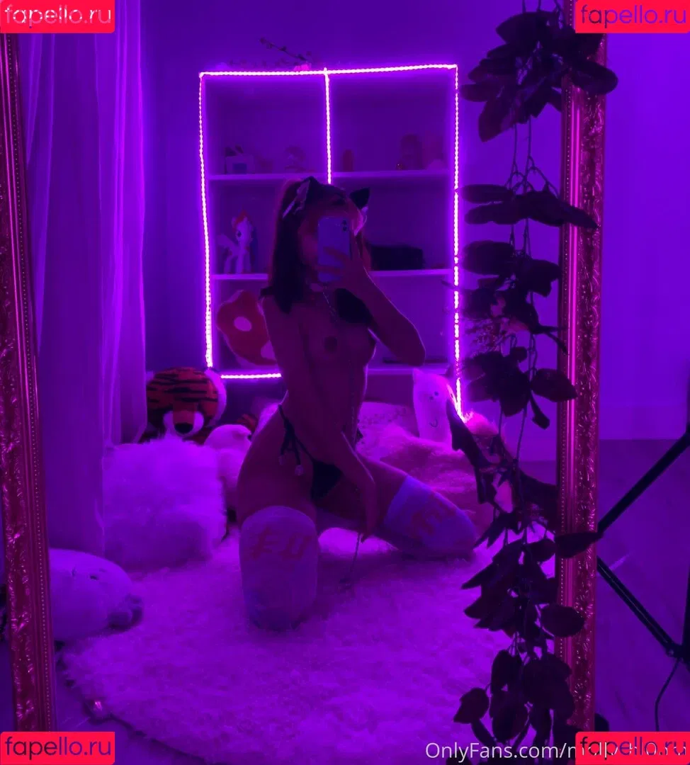 molly_bl0om Onlyfans Photo Gallery 