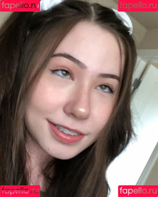 AliciaJade Onlyfans Photo Gallery 