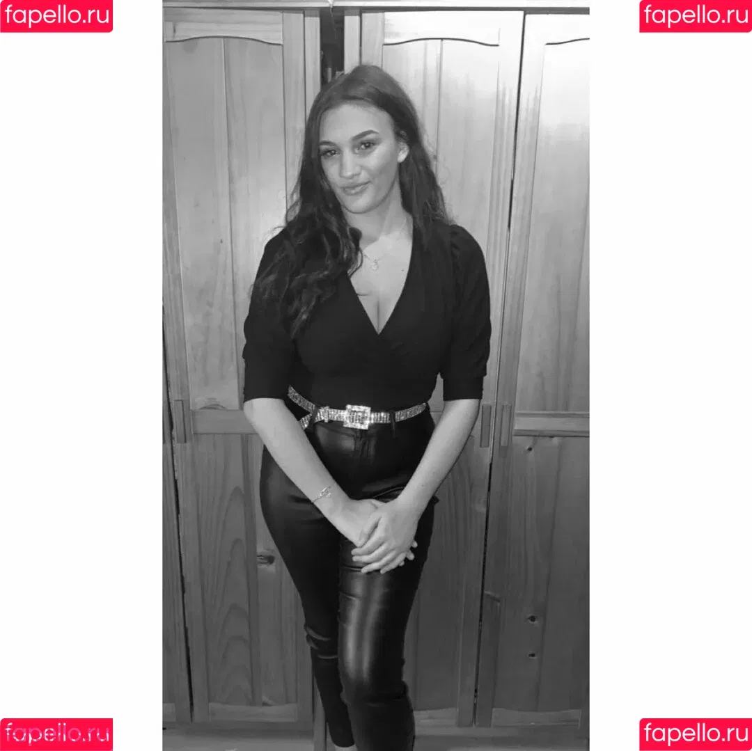Chloe-Ann Whitham Onlyfans Photo Gallery 