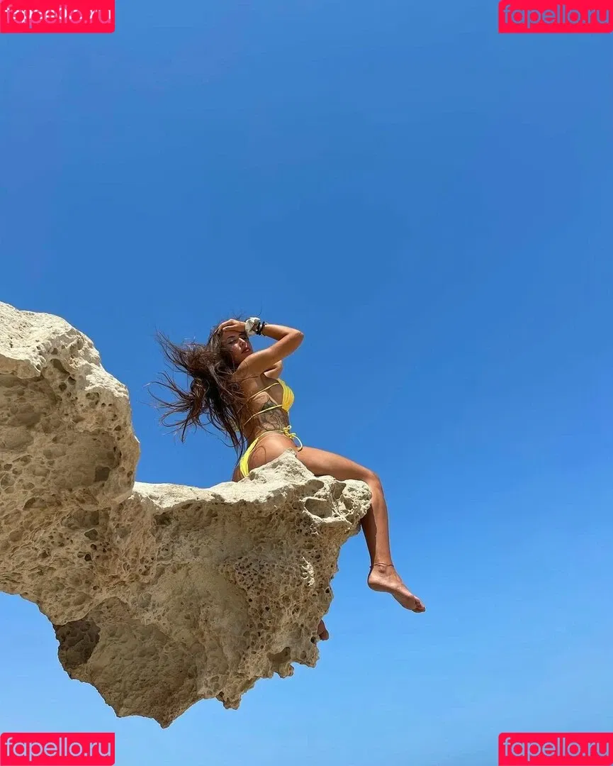 Sara Izquierdo Onlyfans Photo Gallery 