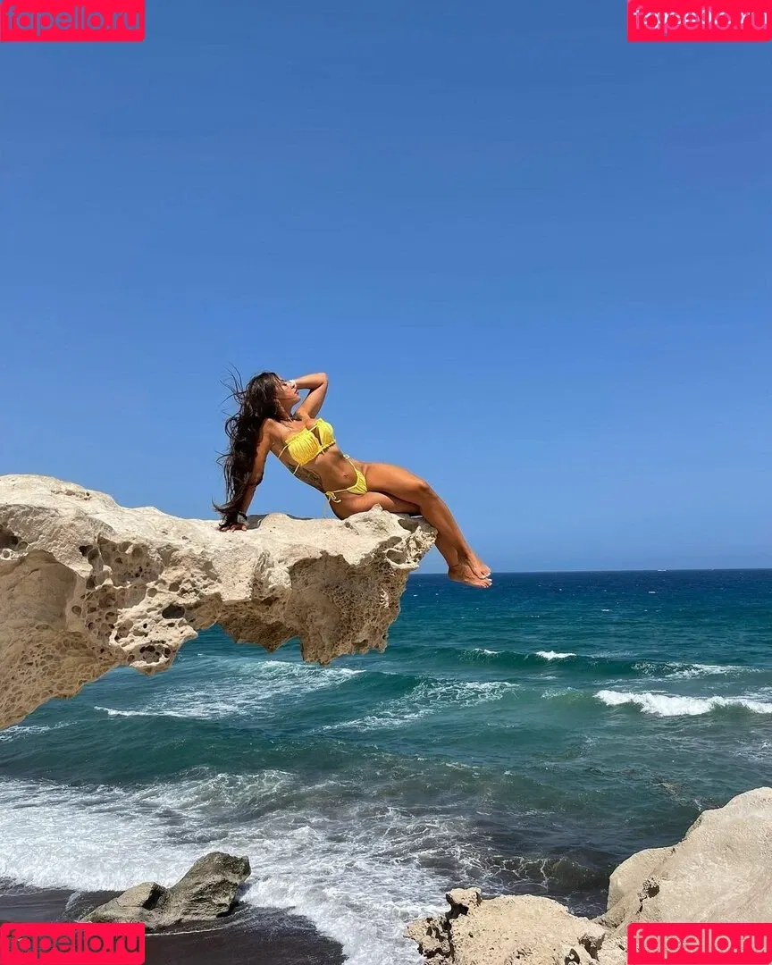 Sara Izquierdo Onlyfans Photo Gallery 
