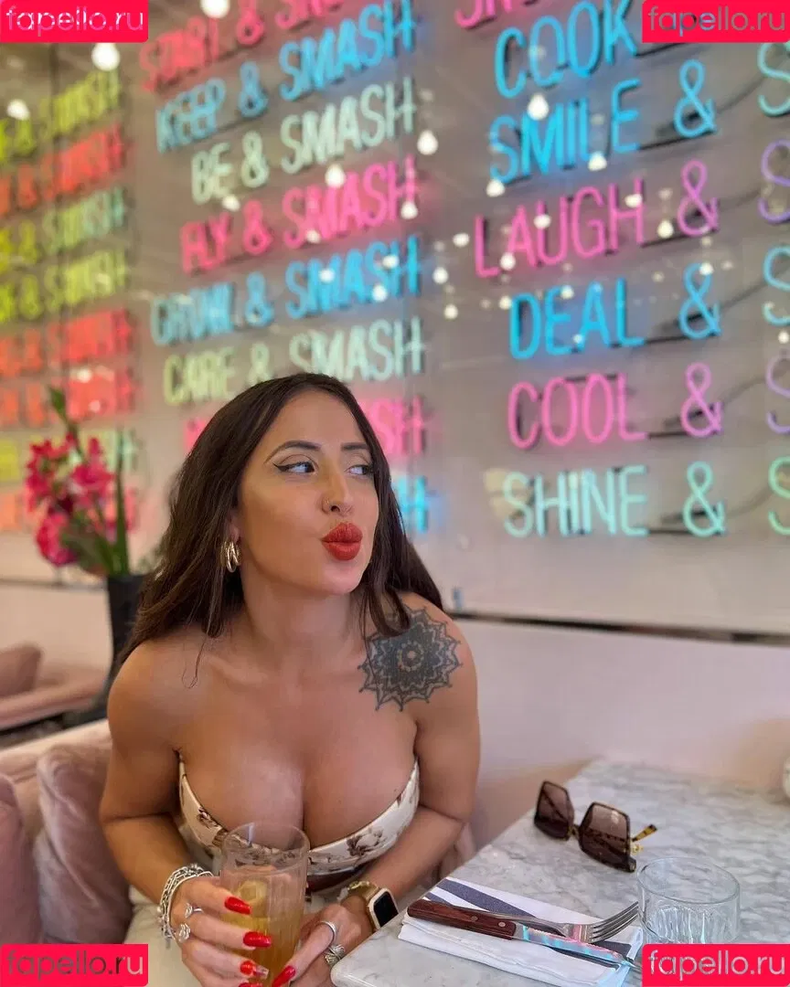 Sara Izquierdo Onlyfans Photo Gallery 