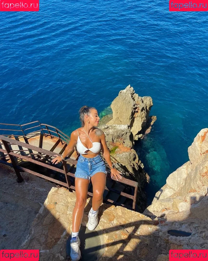 Sara Izquierdo Onlyfans Photo Gallery 