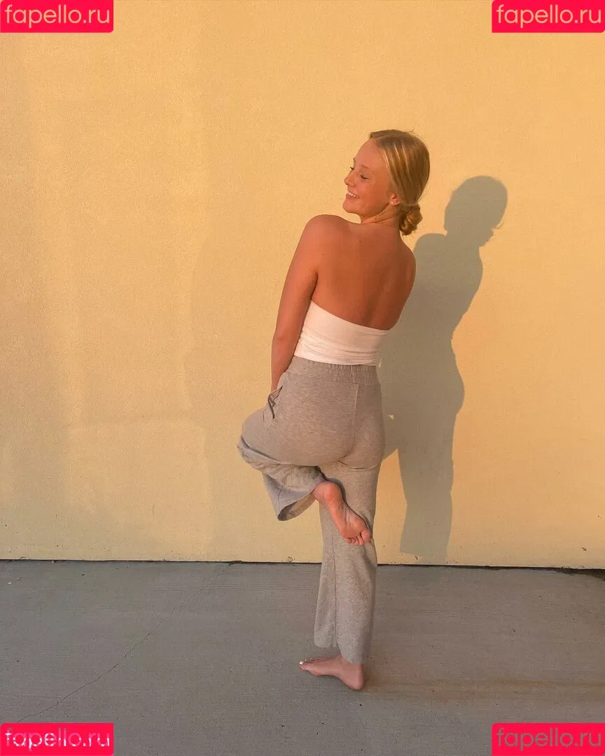 Anya Truax Onlyfans Photo Gallery 