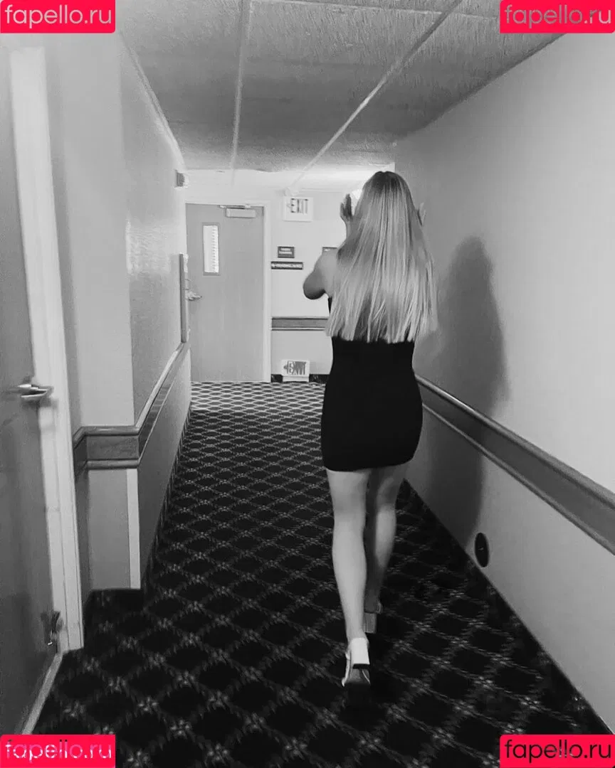 Anya Truax Onlyfans Photo Gallery 