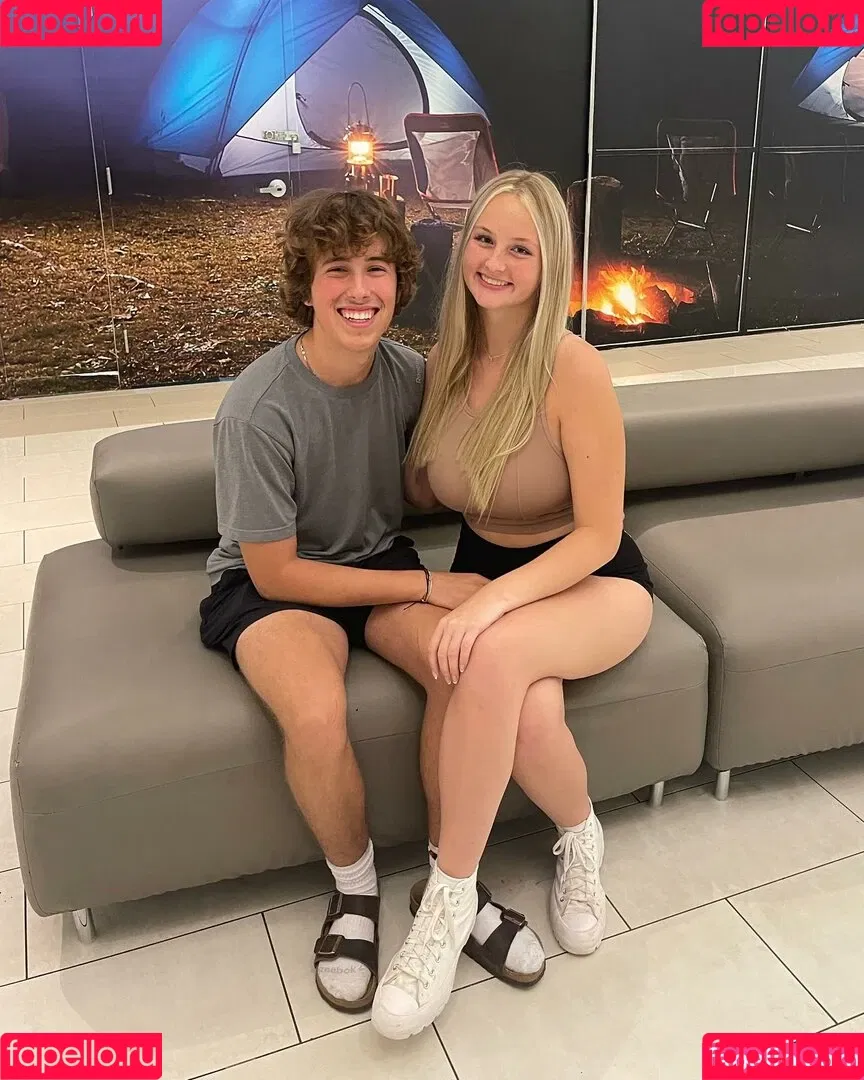 Anya Truax Onlyfans Photo Gallery 