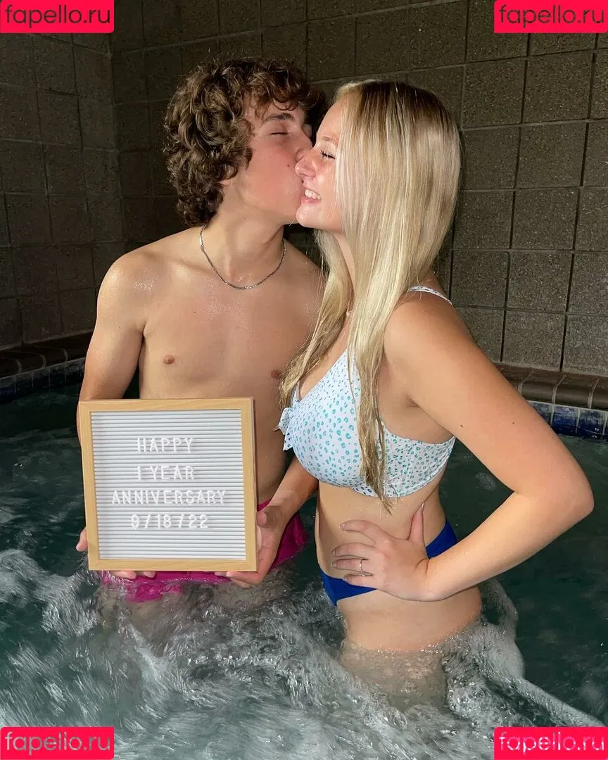 Anya Truax Onlyfans Photo Gallery 