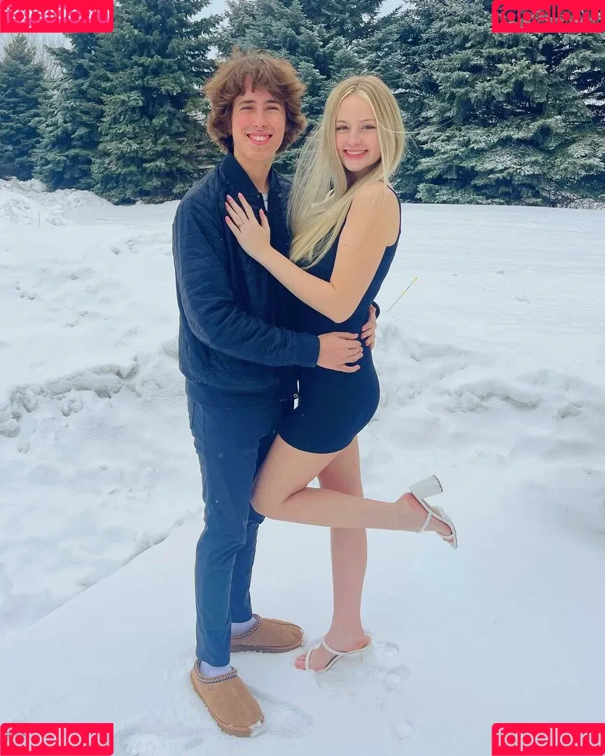 Anya Truax Onlyfans Photo Gallery 