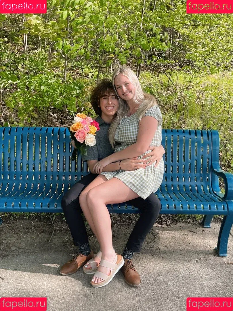 Anya Truax Onlyfans Photo Gallery 
