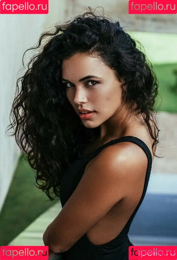 Giovana Cordeiro Onlyfans Photo Gallery 