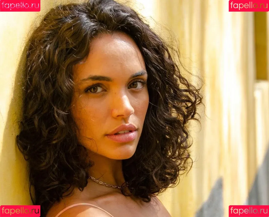 Giovana Cordeiro Onlyfans Photo Gallery 