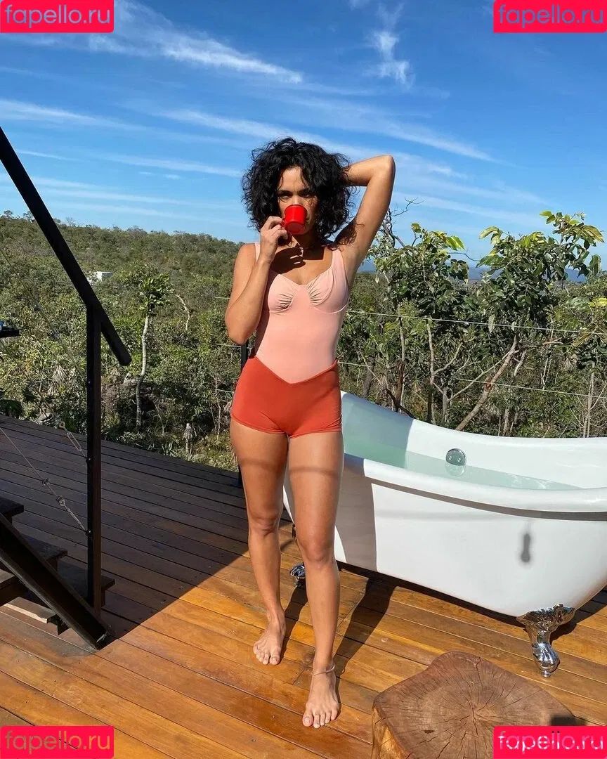 Giovana Cordeiro Onlyfans Photo Gallery 