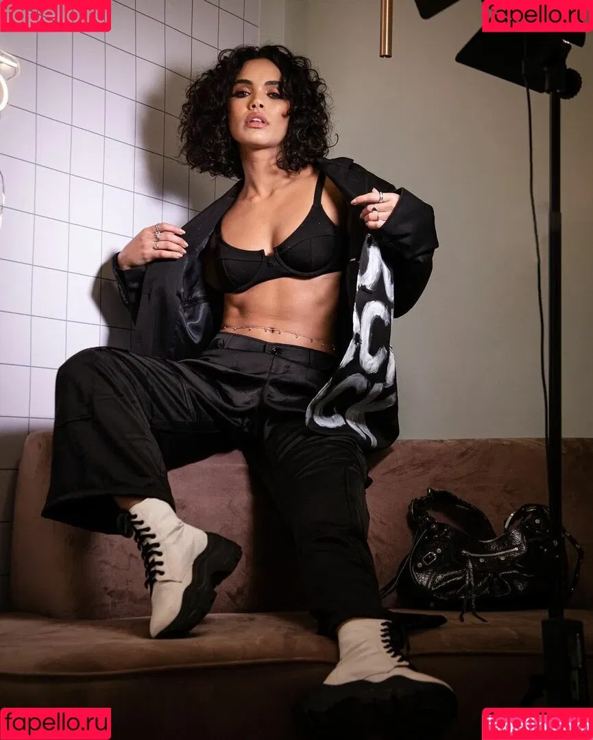 Giovana Cordeiro Onlyfans Photo Gallery 